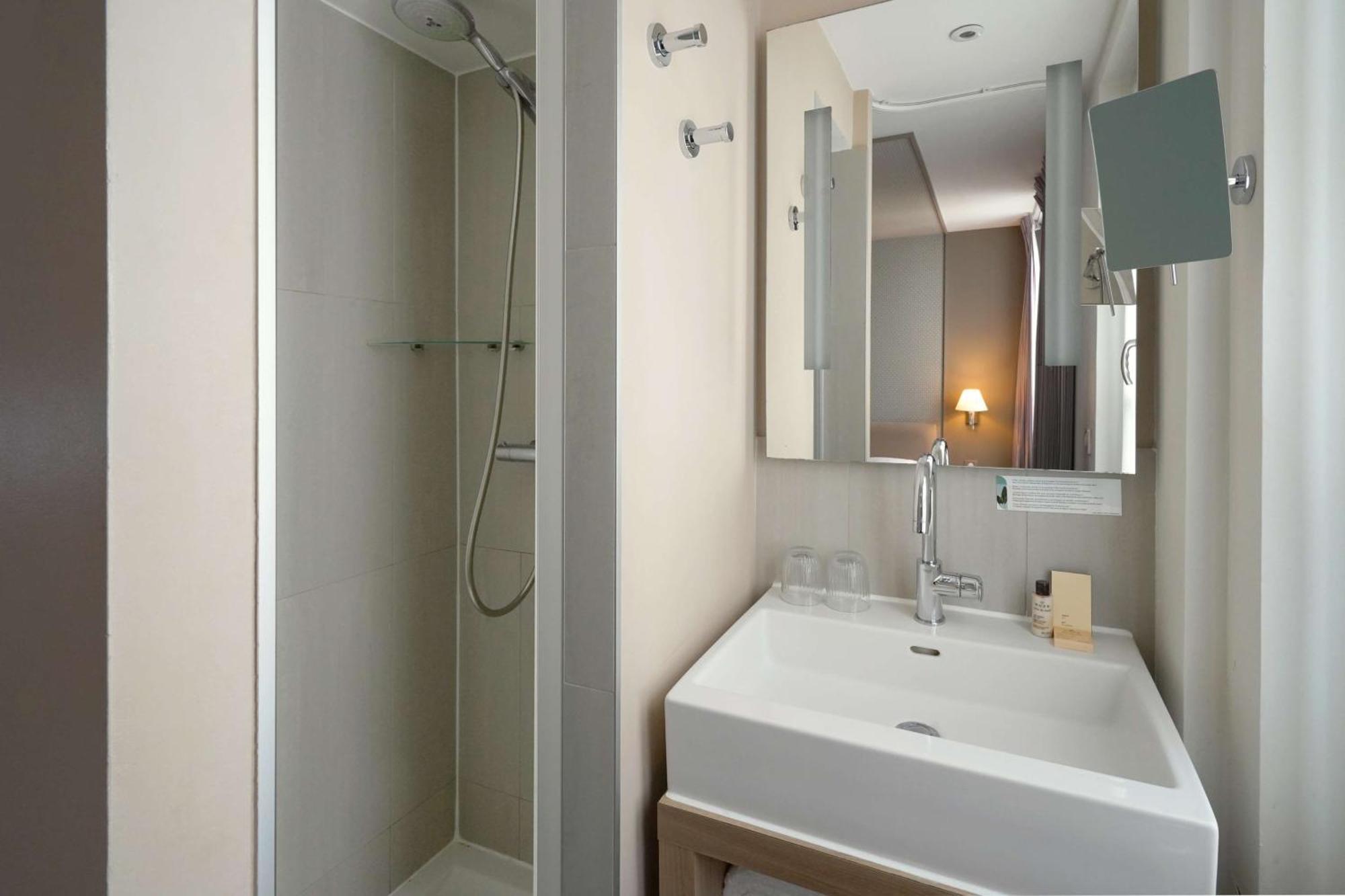 Hotel Litteraire Arthur Rimbaud, Bw Signature Collection Parijs